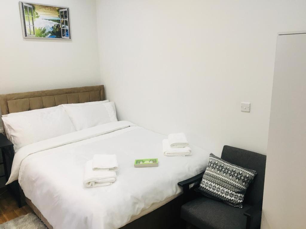Hotel Grand Bleu - London - Next To Piccadilly Line Tube Station & Brand New Facilities Exterior foto