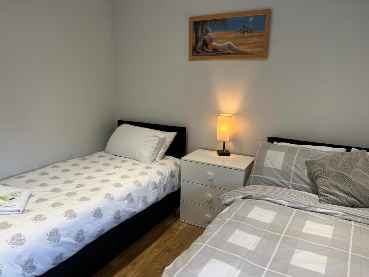 Hotel Grand Bleu - London - Next To Piccadilly Line Tube Station & Brand New Facilities Exterior foto